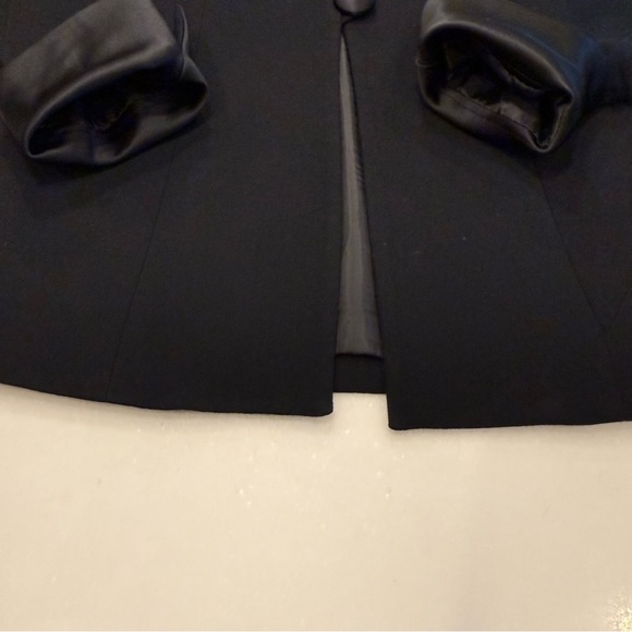 Christian Dior Women’s Black Wool Blazer With Satin Cuffs & Collar Sz 2P - Picture 15 of 16